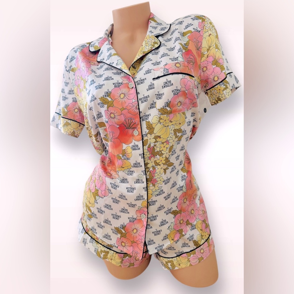 Victoria’s Secret Satin Pajama Set Top & Short Floral Logo Xs - Picture 2 of 10